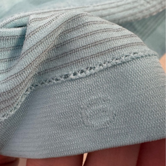 Lululemon Swiftly Tech Sky Blue Short Sleeve Tee shirt  size 6 - Picture 5 of 5